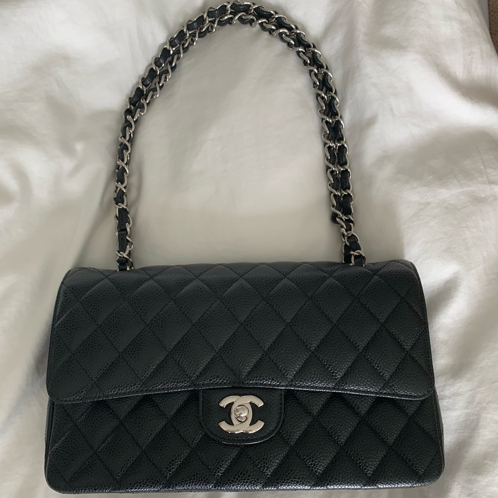 ❤️ SOLD LOCALLY❤️Chanel